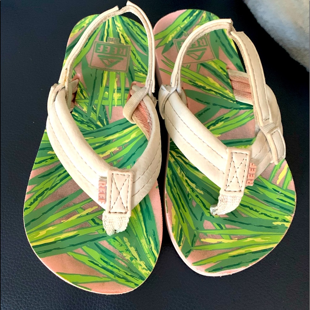 Authentic toddler Reef flip flop sandals with ankle strap.